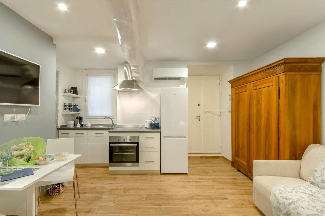 Brand New! Luxurious Apartment In Heart Of ミラノ エクステリア 写真